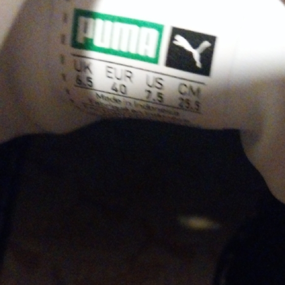 Puma Classic Red Sneakers with White Trim - Picture 3 of 4